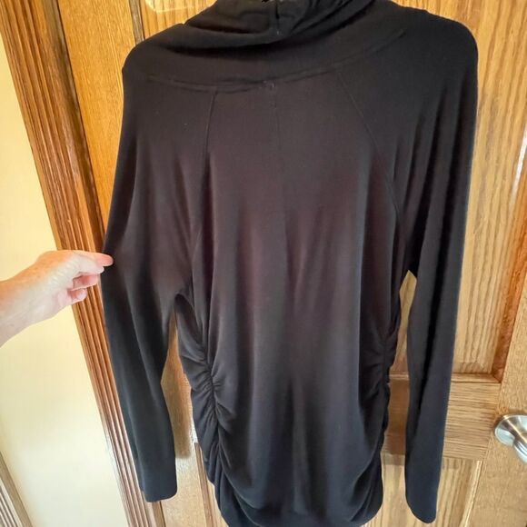 Maternity Medium Black LS Top - Picture 5 of 6